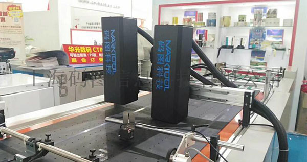 高分辨率高速UV噴碼機